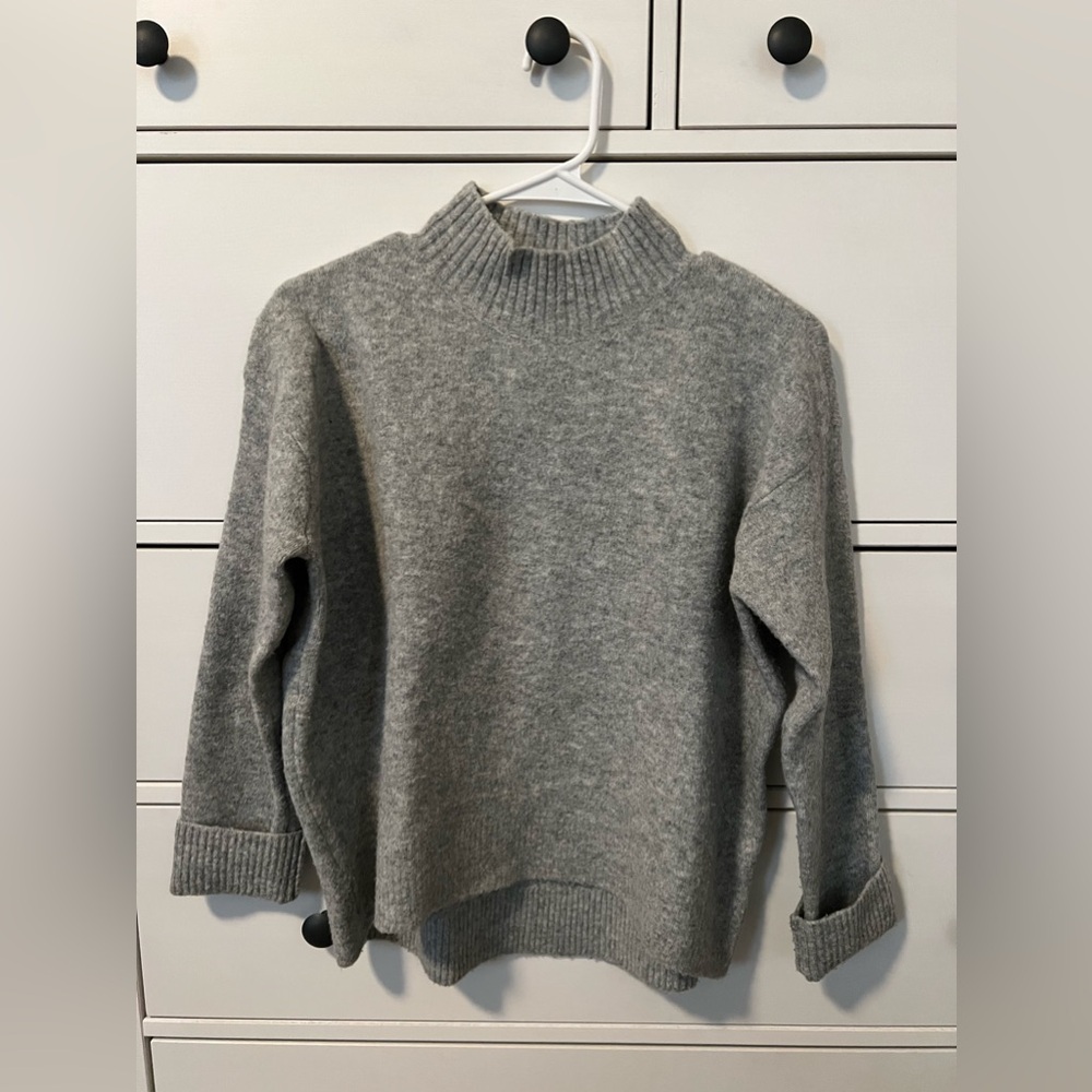 Uniqlo sweater